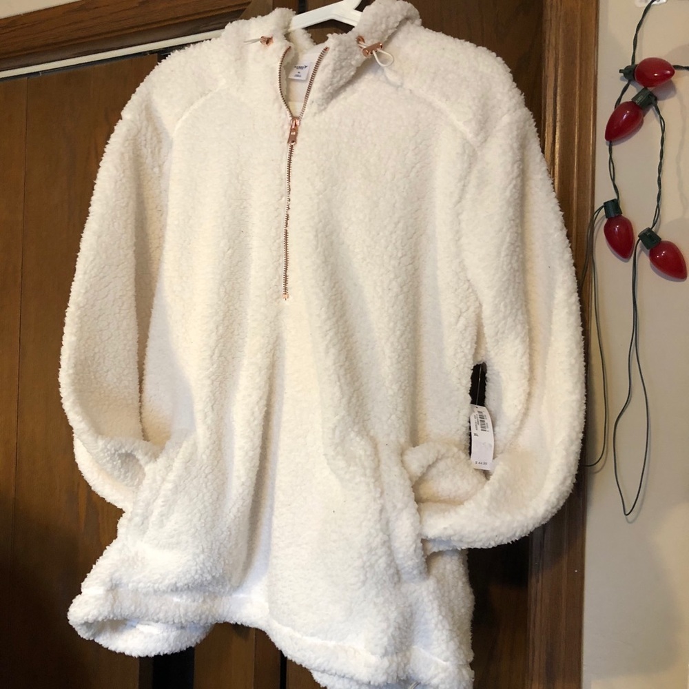 Super Cute 1/2 Zip Sherpa Sweatshirt!